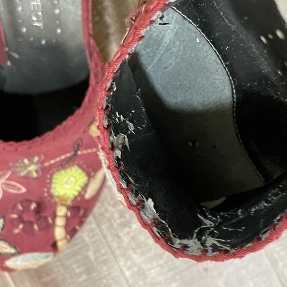 Nine West Women's Floral Embroidered Red/Maroon Suede Clogs - Picture 9 of 11